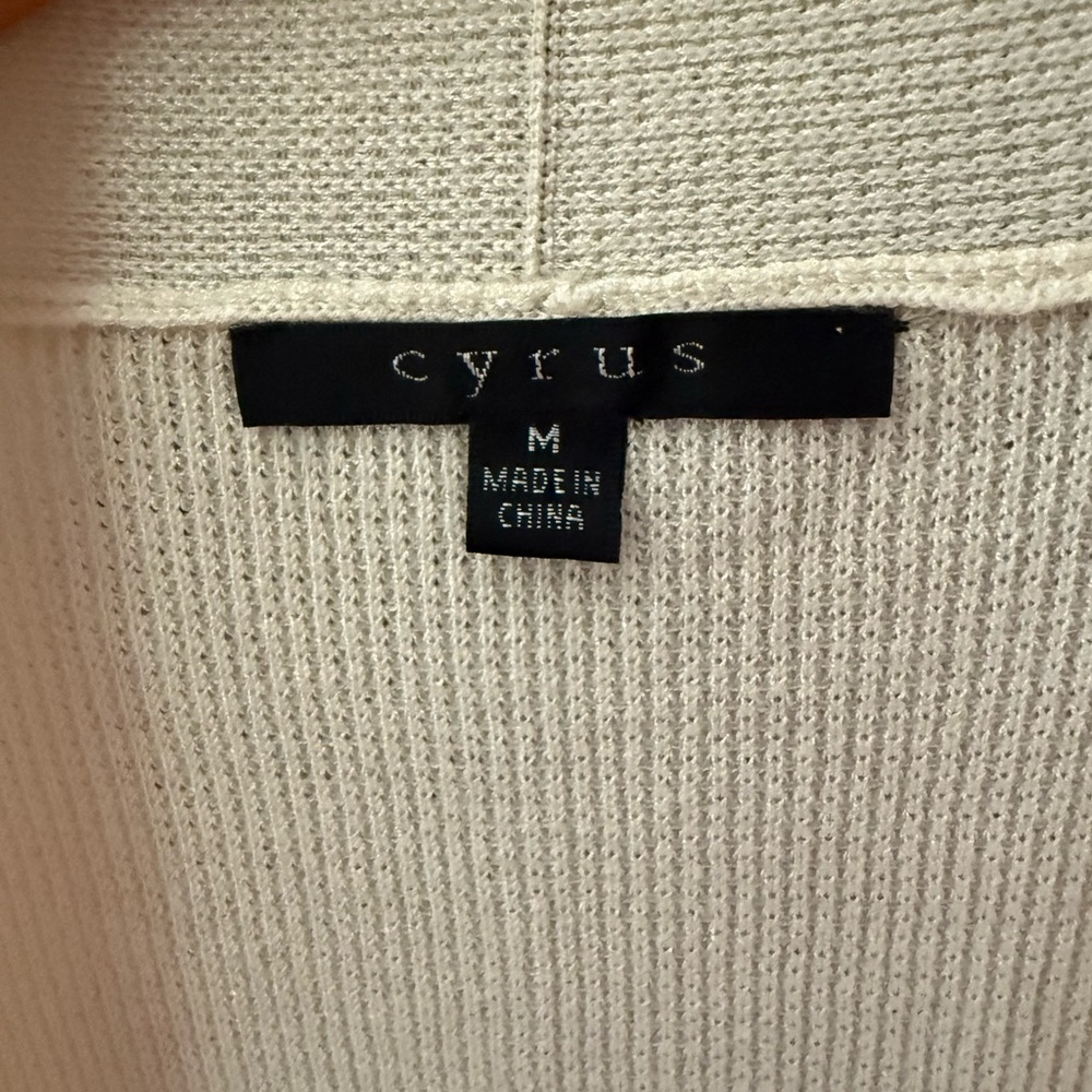 Cyrus Women's Elegant Cream Knit Sweater